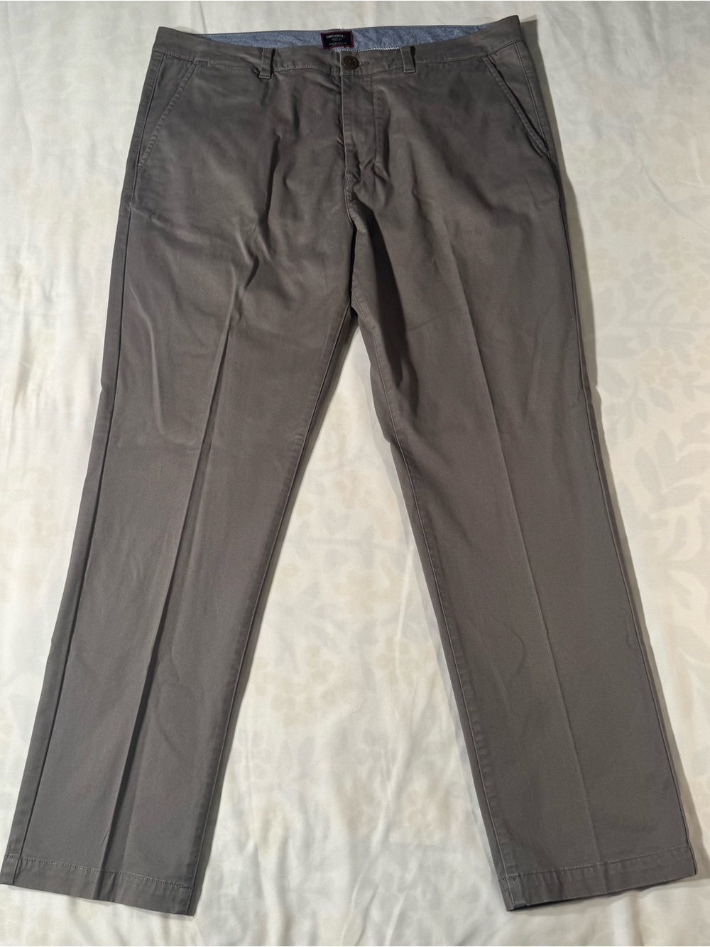 UNTUCKit Men's Slate Gray Chino Pants